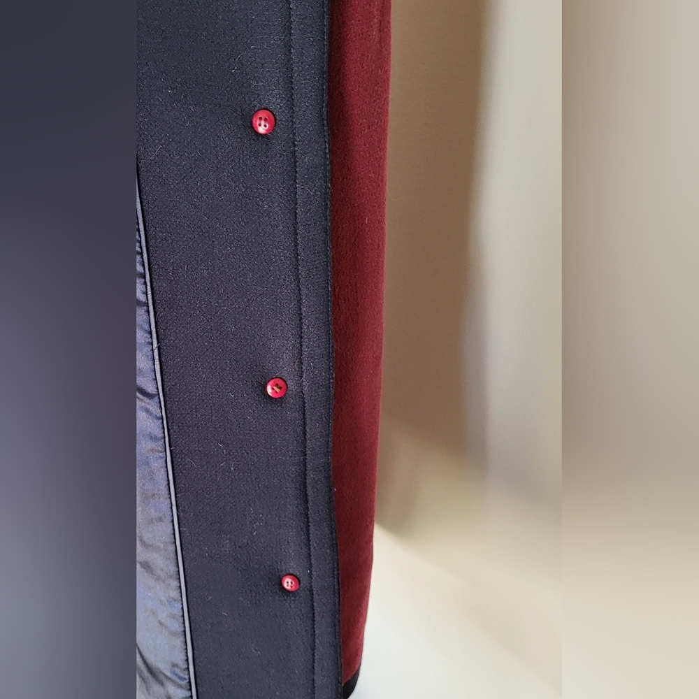 Vintage J. Crew Lady Day Coat Burgandy Wool Blend w/ Navy Trim Buttons Sz 8 EUC - Picture 16 of 16